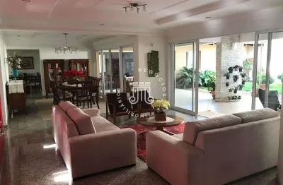 Casa assobradada à venda, localizada no bairro jardim novo mundo, na cidade de jundiaí/sp