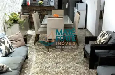 Ampla casa recém reformada com 2 edículas bem perto da praia!