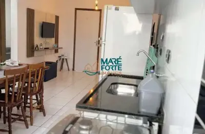 Apartamento mobiliado com piscina e quadra poliesportiva!