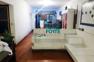Casa com 4 quartos mais edícula com 2 em terreno grande no perequê -açú!