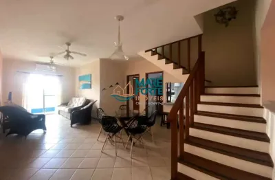 Espaçosa cobertura duplex com 3 dormitórios a cerca de 220 metros da praia!
