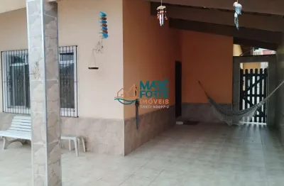 Casa com edícula a poucos passos da orla no pereque açu sp