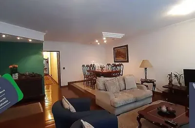 Casa à venda de 400m², 3 quartos e 4 vagas no centro, santo andré