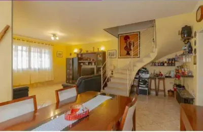 Sobrado com 04 dormitórios sendo 01 suíte e 04 vagas de garagem - vila alpina, santo andré