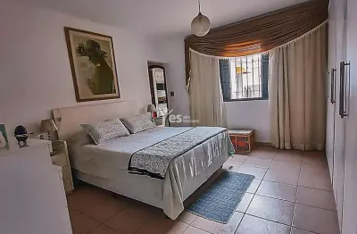 Casa de 530m², com planejados, 03 dormitórios sendo 01 suíte e 08 vagas de garagem – vila olga, são bernardo do campo.