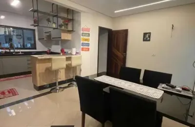 Sobrado 4 quartos 4 vagas com 192m2 de área construída localizado no bairro vila camilópolis em santo andré