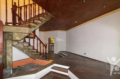 Sobrado com 03 dormitórios sendo 01 suite e 03 vagas de garagem - vila homero thon, santo andré.