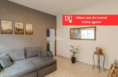 Casa á venda com 02 dormitórios  planejados e quintal, 02 vagas no parque bandeirante, santo andré