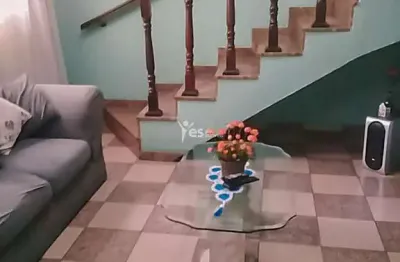 Sobrado de 158 m², 03 dormitórios sendo 01 suíte e 02 vagas de garagem – vila alzira, santo andré.