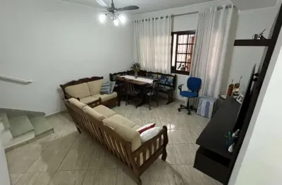 Sobrado à venda de 140m² com 3 quartos 2 vagas na vila humaitá.