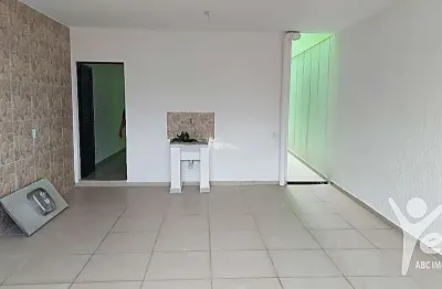 Sobrado com 02 dormitórios sendo 02 suítes e 02 vagas de garagem - vila mazzei, santo andré.