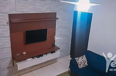 Sobrado com 02 dormitórios e 01 vaga de garagem - jardim do estádio, santo andré.