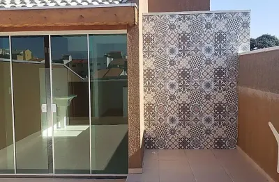 Cobertura à venda de 02 dormitórios sendo 01 suite na vila camilópolis.