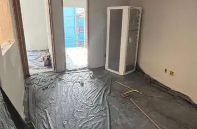 Apto baixo condomínio no jardim irene com sala, cozinha, quintal e 2 dormitórios em um dos melhores locais do bairro com vasto comércio e  transporte publico