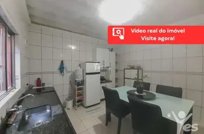 Casa assobradada de 500m², 02 dormitórios, 03 banheiros, 02 vagas de garagem e quintal - parque miami, santo andré.