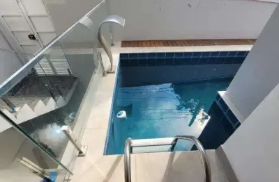 Sobrado para locação com 304m² de área construída, sendo 3 dormitórios, 1 suíte, 3 banheiros, piscina, elevador e 6 vagas de garagem na vila alpina - santo andré - sp