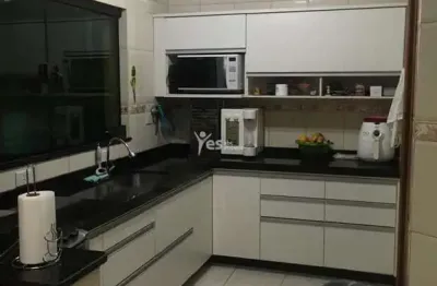 Sobrado 200m²  com 4 dormitórios, sendo 2 suítes com churrasqueira em scs