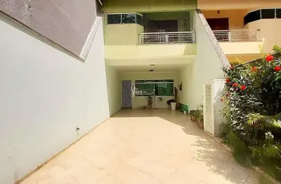 Sobrado à venda, alto padrão com 4 suites e 6 vagas na vila assunção