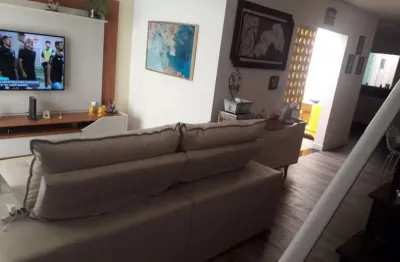 Excelente sobrado com 194 m² de área construída, 3 dormitórios sendo uma suite, 3 banheiros  e 3 vagas de garagem, vila valparaíso, cuidadosamente distribuídos em um ambiente harmonioso e