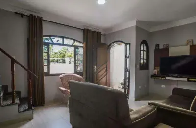 Sobrado com 04 dormitórios, 03 vagas e espaço gourmet localizado na parque oratório em santo andré.