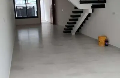 Sobrado á venda com 145m² no bairro vila metalúrgica, com 3 suítes, 1 banheiro e 2 vagas de garagem.