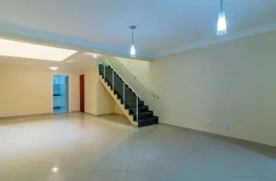 Sobrado à venda com 162m² de área construída  com 3 dormitórios, 3 suítes, 4 banheiros, churrasqueira e 3 vagas de garagem na vila marina em santo andré - sp