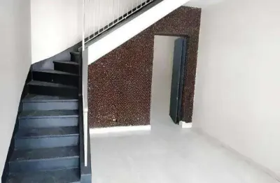 Sobrado comercial para locação com 108m² de área construída, sendo 2 dormitórios, 2 banheiros e 1 vaga de garagem no bairro jardim - santo andré - sp