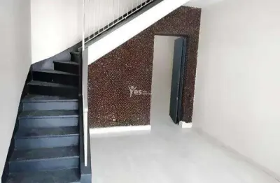 Sobrado a venda com 108m² de área construída, sendo 2 dormitórios, 2 banheiros e 1 vaga de garagem no bairro jardim - santo andré - sp