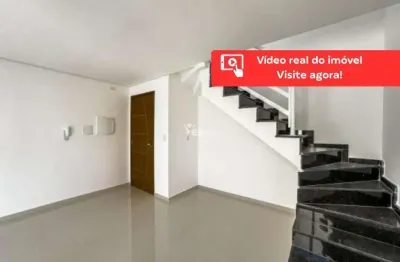 Cobertura baixo condomínio com elevador,  02 dormitórios e 01 vaga. localizado na vila valparaíso em santo andré.