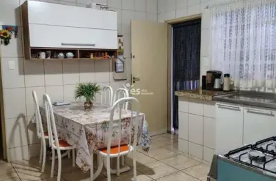 Casa térrea à venda na vila liviero – 100m², 2 dorms, 2 vagas e excelente localização!