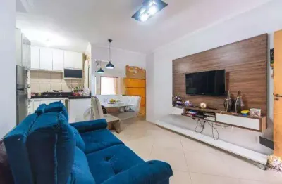 Sobrado com 02 dormitórios, 02 vagas e planejados, localizado na vila alto de santo andré em santo andré.