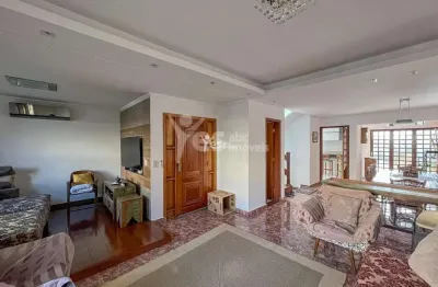 Sobrado para locação semi mobiliado com 254m2 ,  3 dormitórios sendo 3 suítes, 4 banheiros e 5 vagas de garagem no bairro campestre em santo andré - sp