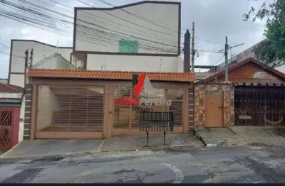 Sobrado para venda em condomínio fechado, 3 dormitórios - 2 vagas, à 800 metros