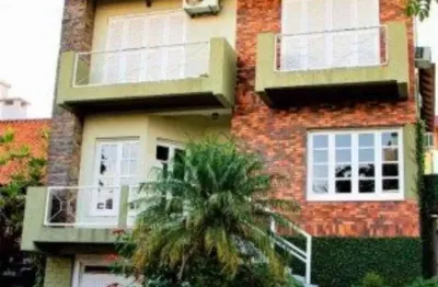 Casa com 4 quartos à venda na Rua Professor Antônio José Remião, 15, Espírito Santo, Porto Alegre