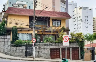 Casa triplex à venda, 5 quartos (1 suíte), 4 vagas, área gourmet churrasqueira - santa helena, juiz de fora - mg