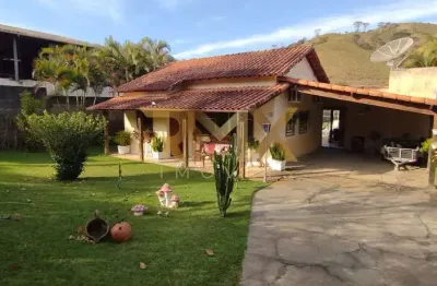 Casa de campo à venda, 2 quartos, piscina, campo futebol, área gourmet churrasqueira, terreno 2.650 m² - condomínio prainha de monte verde - juiz de fora - mg