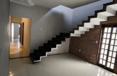 Oportunidade! Casa com 160 m² de área construída, 3 quartos e espaço para lazer.