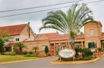 Casa de três dormitórios  para locação em condominio fechado.
