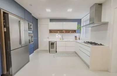 Apartamento exclusivo com 4 dormitórios, sendo 2 suítes e 2 demi-suítes no juvevê!