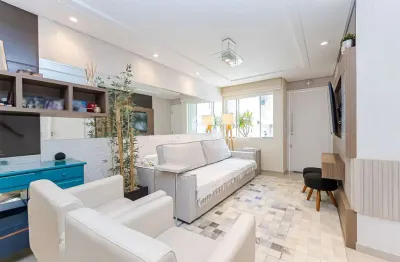 Casa em condomínio fechado no Jardim Schaeffer, ao lado do Bosque do Alemão com 3 suítes, espaço gourmet e ático com Home-office