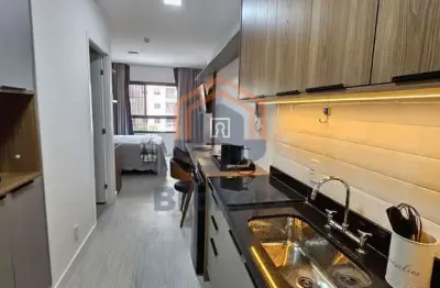 Studio de 24m2 totalmente reformado próximo ao metrô do brooklin por r$ 550mil.