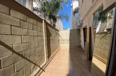 Apartamento térreo com quintal à venda no condomínio parque reino da inglaterra bairro jardim manoel penna ao lado do novo shopping.
