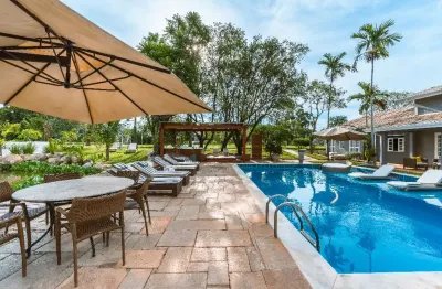 Casa com quintal, piscina e lago para locação em condomínio fechado Duas Marias, em Jaguariúna