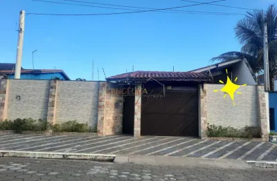 Maravilhosa casa com piscina de lote inteiro, no jardim corumba, itanhaém/sp