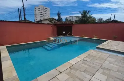 Confortável e espaçosa casa com piscina, no jardim praia grande, em mongaguá/sp