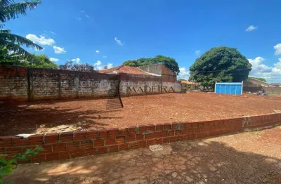 Terreno à venda no Jardim dos Pássaros, Maringá 