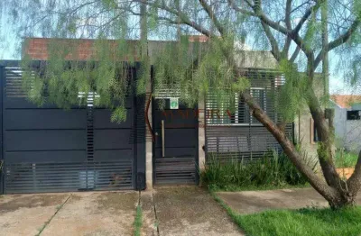 Casa com 3 quartos à venda no Jardim Santa Helena, Maringá 