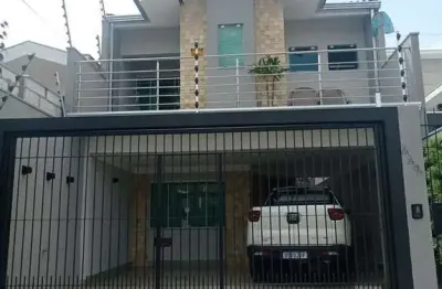 Casa com 3 quartos à venda na Rua Pioneiro Richard Derner, 442, Jardim Monte Rei, Maringá