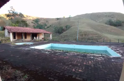 Fazenda com 1 sala à venda no Centro, Cunha 