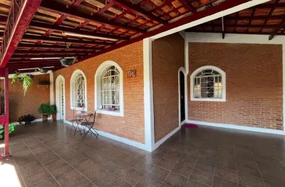 Casa com 3 quartos à venda no jardim uirá, são josé dos campos  por r$ 600.000